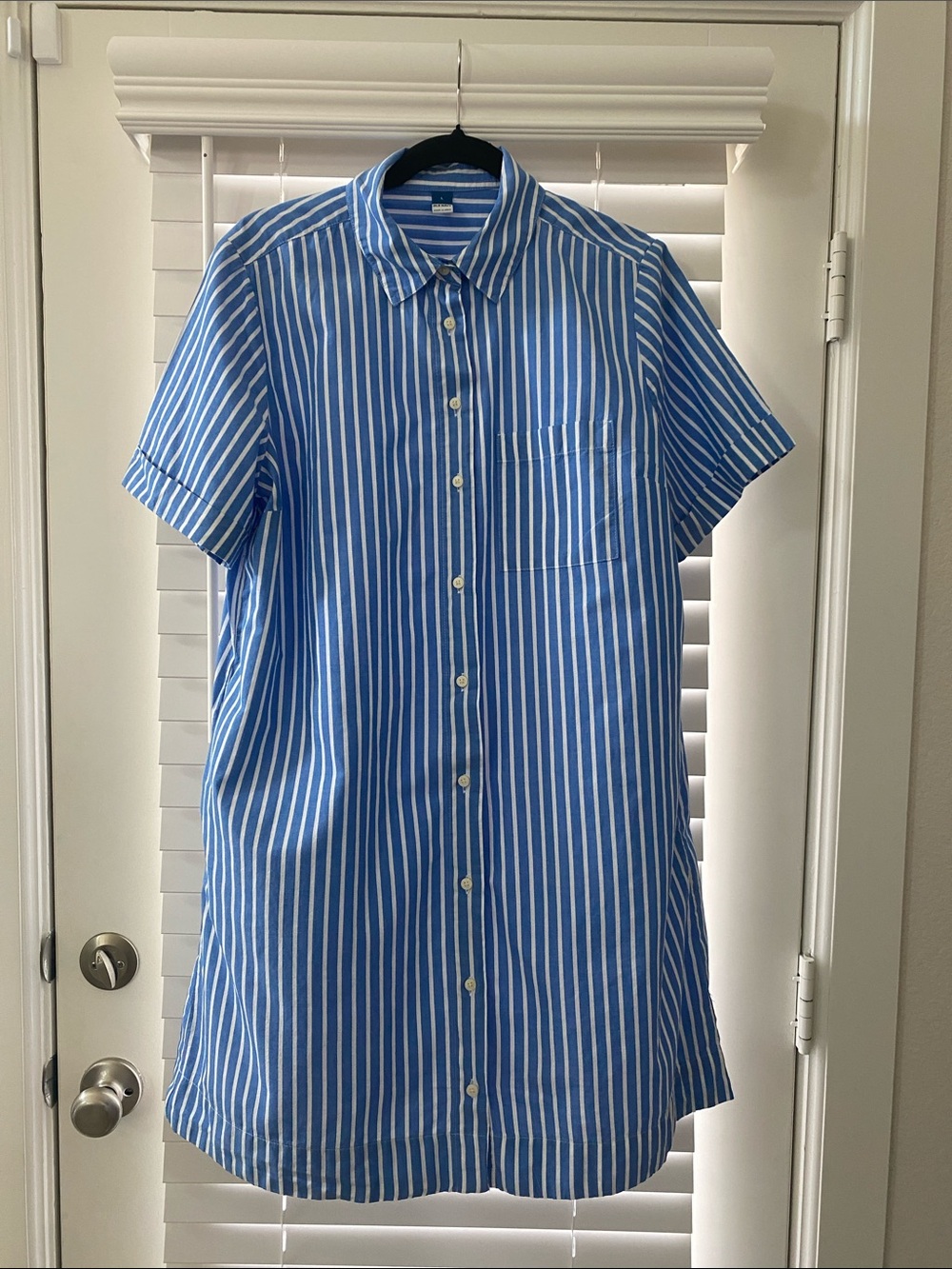 Old Navy Blue and White Vertical Stripe Short-Sleeve Button-Down